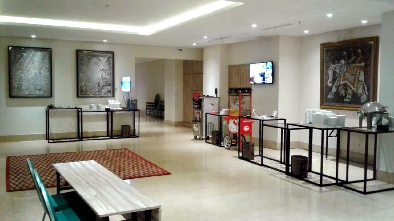 Erian Hotel Jakarta Exteriör bild